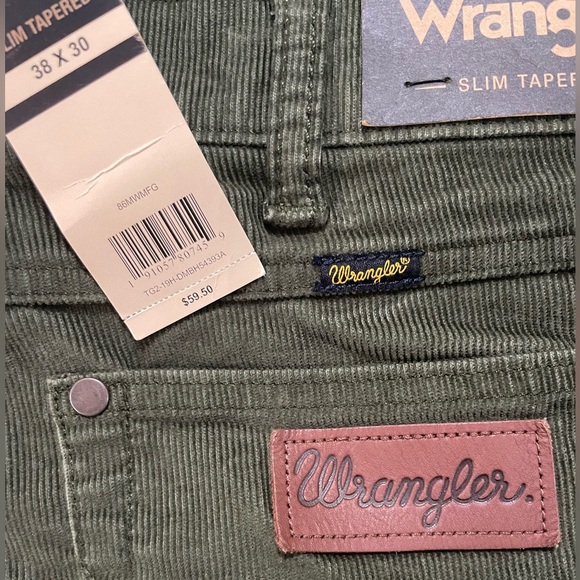Wrangler Men's Slim Tapered Corduroy Pant - Picture 7 of 7